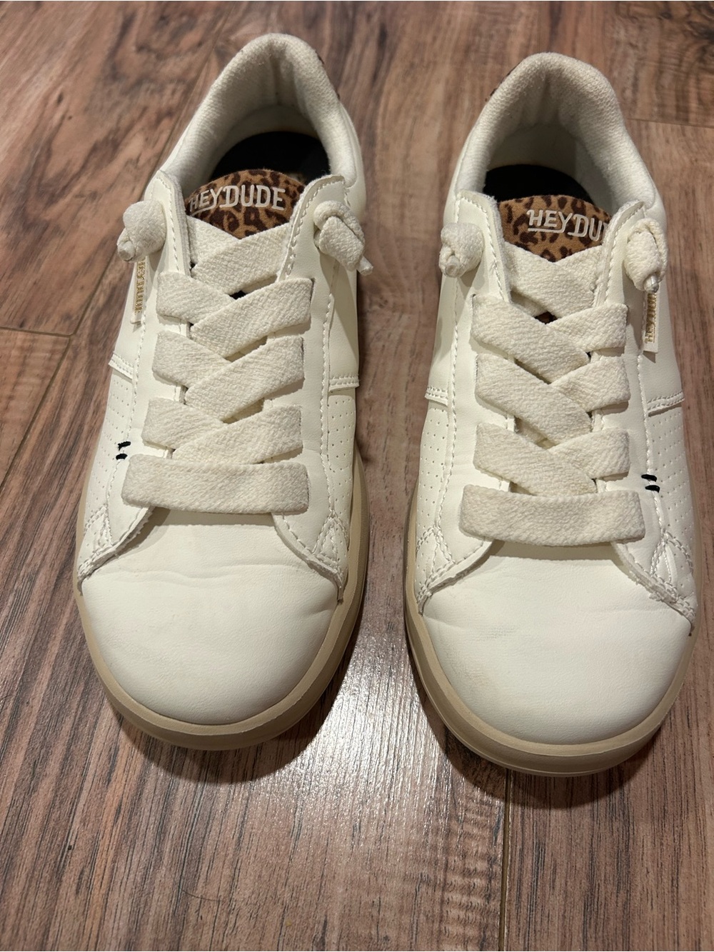 HEY DUDE KARINA DUO CLASSIC ladies Cream Lace-Up Sneakers  Leopard  Detail
